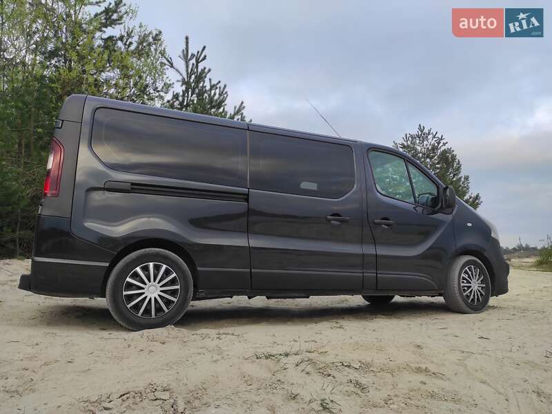 Мінівен Opel Vivaro 2015 в Львові