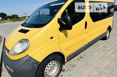 Мінівен Opel Vivaro 2003 в Коломиї