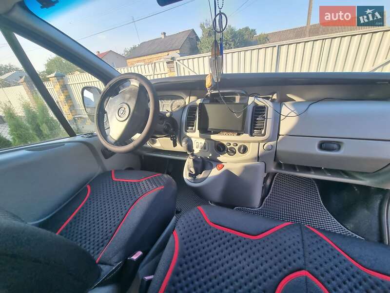 Мінівен Opel Vivaro 2004 в Львові фото 8 Мінівен Opel Vivaro 2004 в Львові