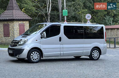 Мінівен Opel Vivaro 2013 в Чернівцях