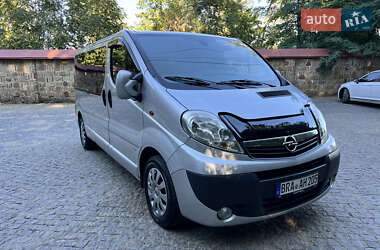 Мінівен Opel Vivaro 2013 в Чернівцях