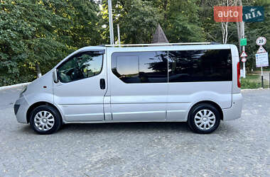 Мінівен Opel Vivaro 2013 в Чернівцях