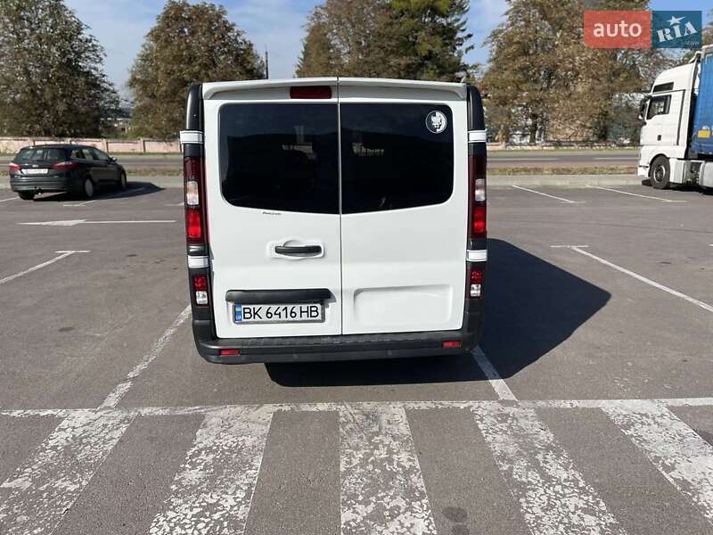 Мінівен Opel Vivaro 2016 в Рівному