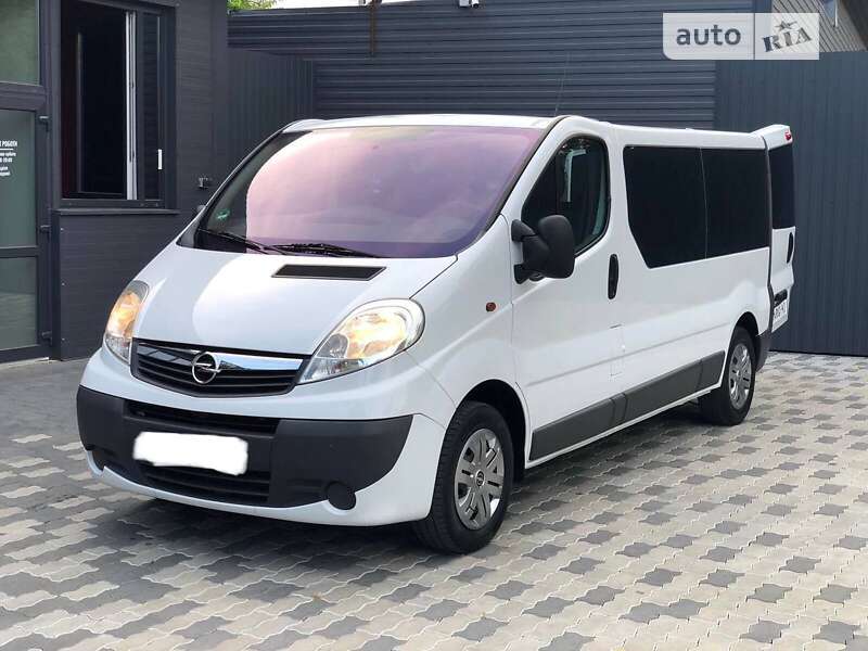 Мінівен Opel Vivaro 2011 в Ананьїві