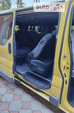 Мінівен Opel Vivaro 2004 в Чернівцях