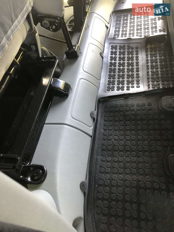 Минивэн Opel Vivaro 2012 в Ивано-Франковске