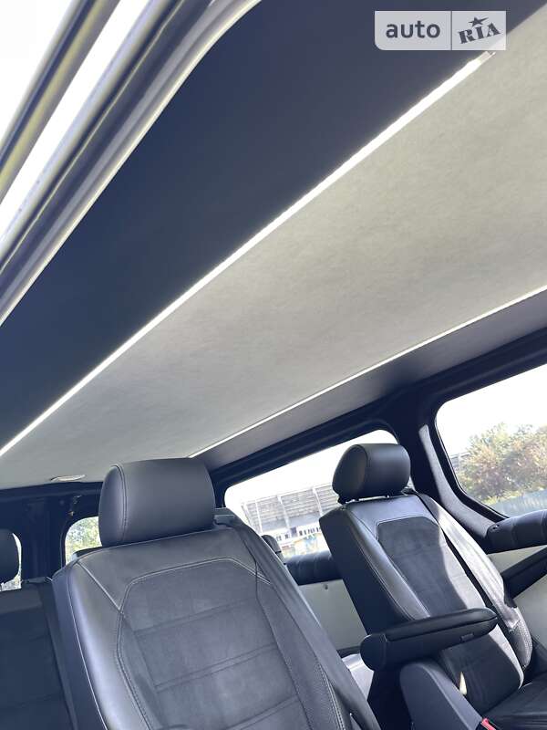 Минивэн Opel Vivaro 2015 в Ивано-Франковске