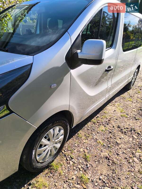 Мінівен Opel Vivaro 2017 в Дрогобичі