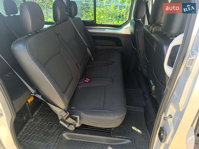 Мінівен Opel Vivaro 2017 в Дрогобичі