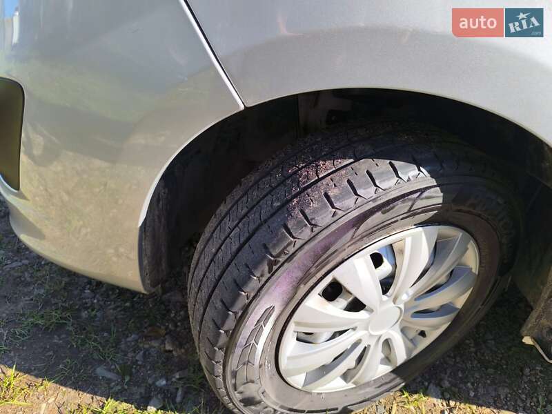 Мінівен Opel Vivaro 2017 в Дрогобичі