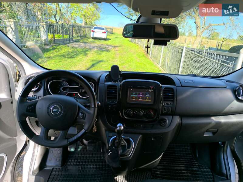 Мінівен Opel Vivaro 2017 в Дрогобичі