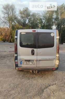 Мінівен Opel Vivaro 2005 в Царичанці