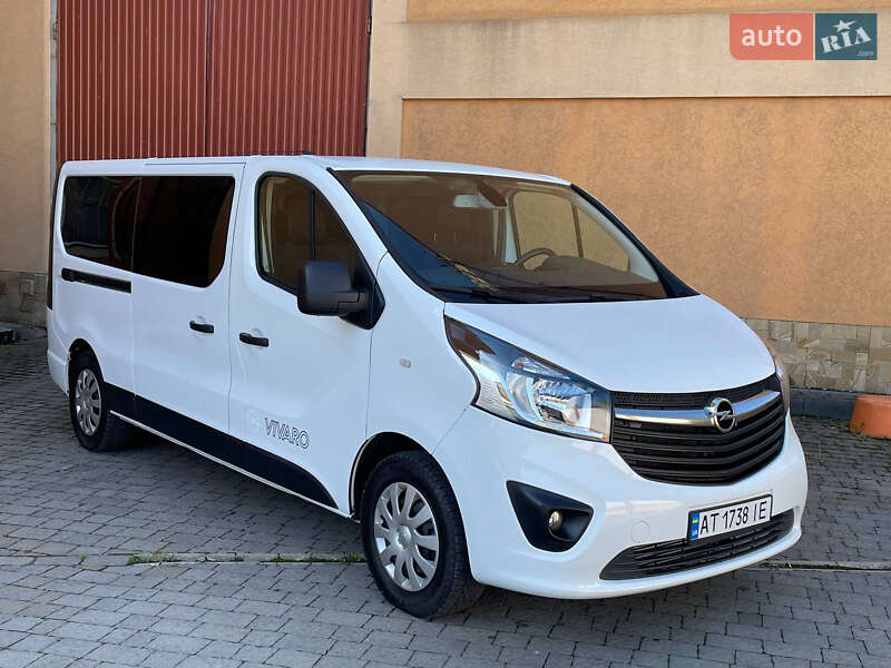 Мінівен Opel Vivaro 2016 в Коломиї