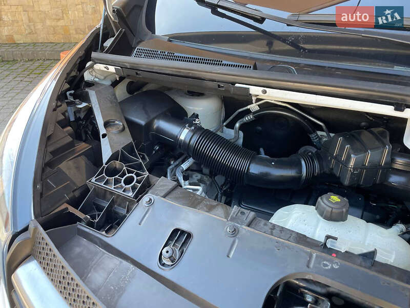 Мінівен Opel Vivaro 2016 в Коломиї