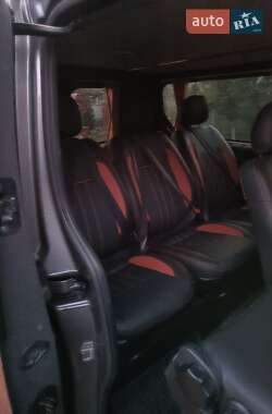Минивэн Opel Vivaro 2016 в 