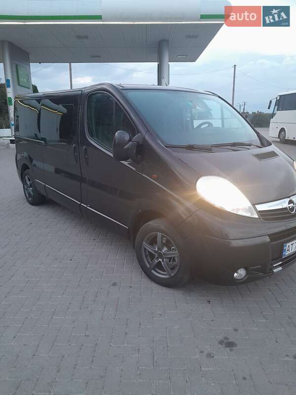 Минивэн Opel Vivaro 2007 в Городенке