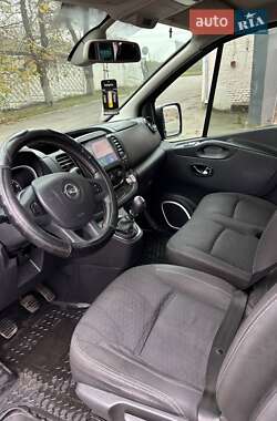 Минивэн Opel Vivaro 2014 в 