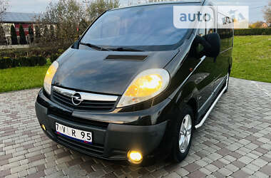 Мінівен Opel Vivaro 2012 в Чернівцях