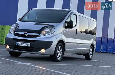 Минивэн Opel Vivaro 2012 в Дубно