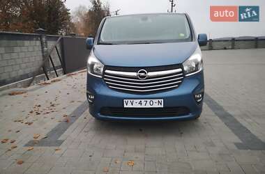 Минивэн Opel Vivaro 2016 в 
