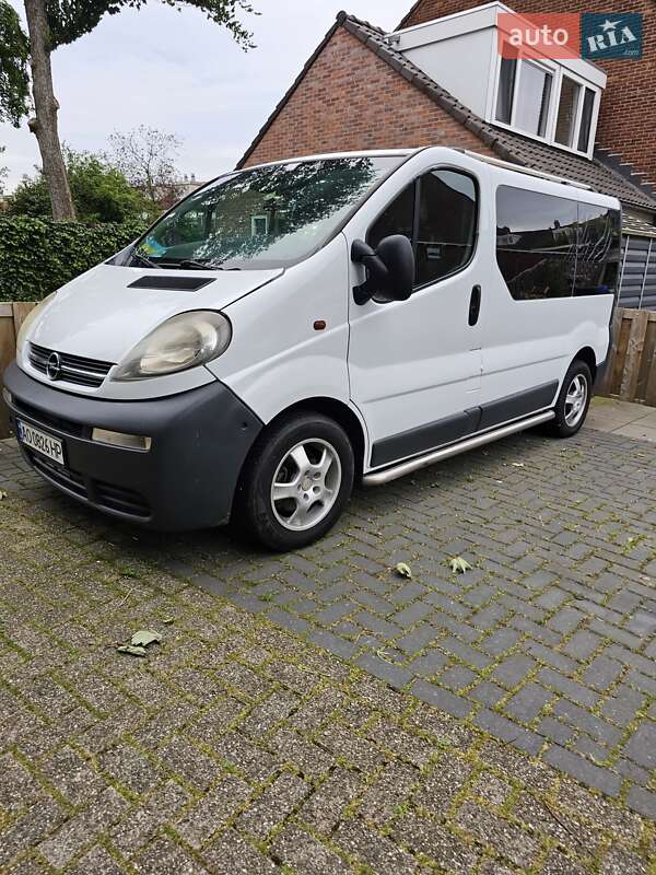 Минивэн Opel Vivaro 2005 в Виноградове