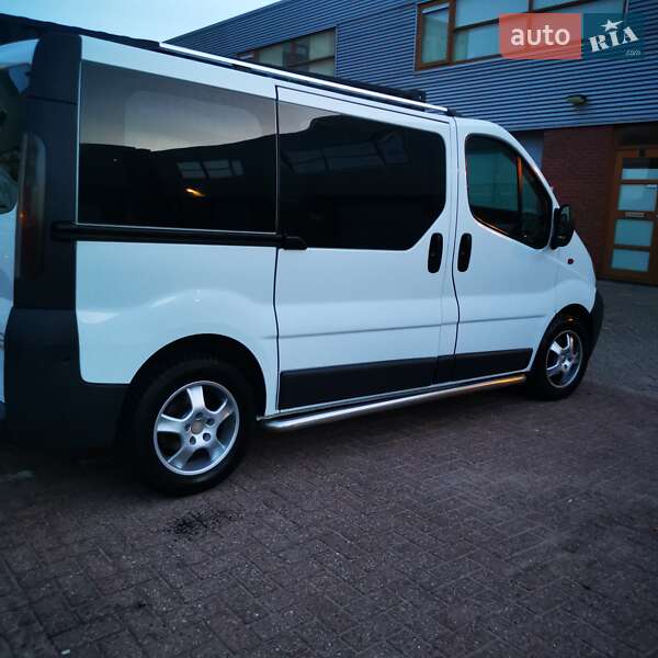 Минивэн Opel Vivaro 2005 в Виноградове