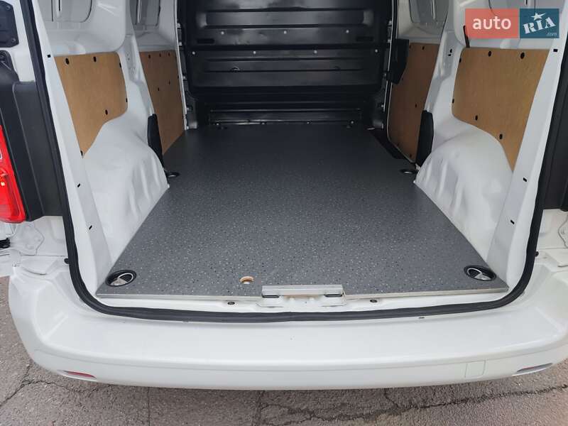 Грузовой фургон Opel Vivaro 2020 в Дубно