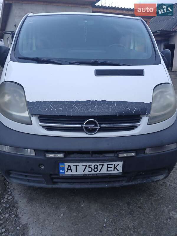 Opel Vivaro 2005