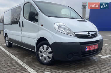 Грузопассажирский фургон Opel Vivaro 2012 в Дубно