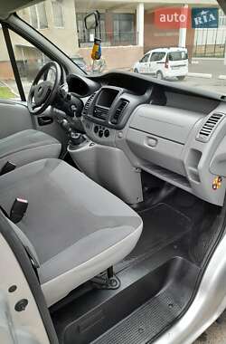 Минивэн Opel Vivaro 2011 в 