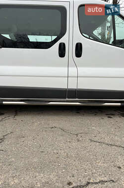 Мінівен Opel Vivaro 2011 в 