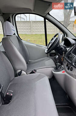 Мінівен Opel Vivaro 2011 в 