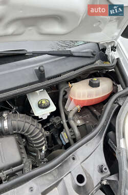 Мінівен Opel Vivaro 2011 в 