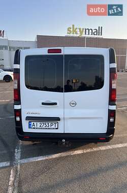 Вантажний фургон Opel Vivaro 2015 в Києві