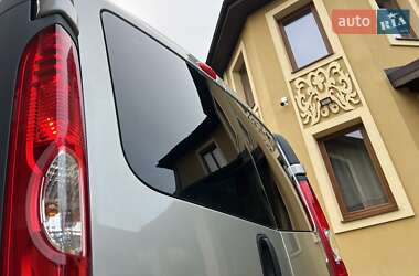 Минивэн Opel Vivaro 2012 в Львове