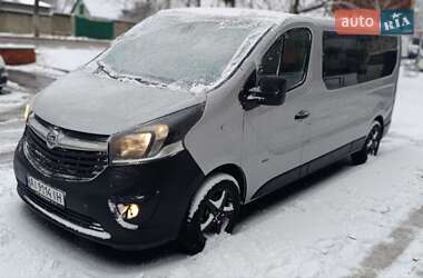 Минивэн Opel Vivaro 2015 в Житомире