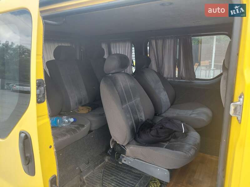 Мінівен Opel Vivaro 2004 в Кам'янець-Подільському