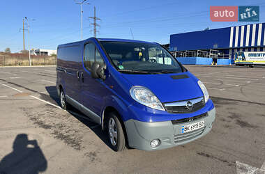 Вантажний фургон Opel Vivaro 2011 в Рівному