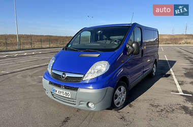 Грузовой фургон Opel Vivaro 2011 в Ровно