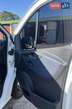 Грузовой фургон Opel Vivaro 2014 в 