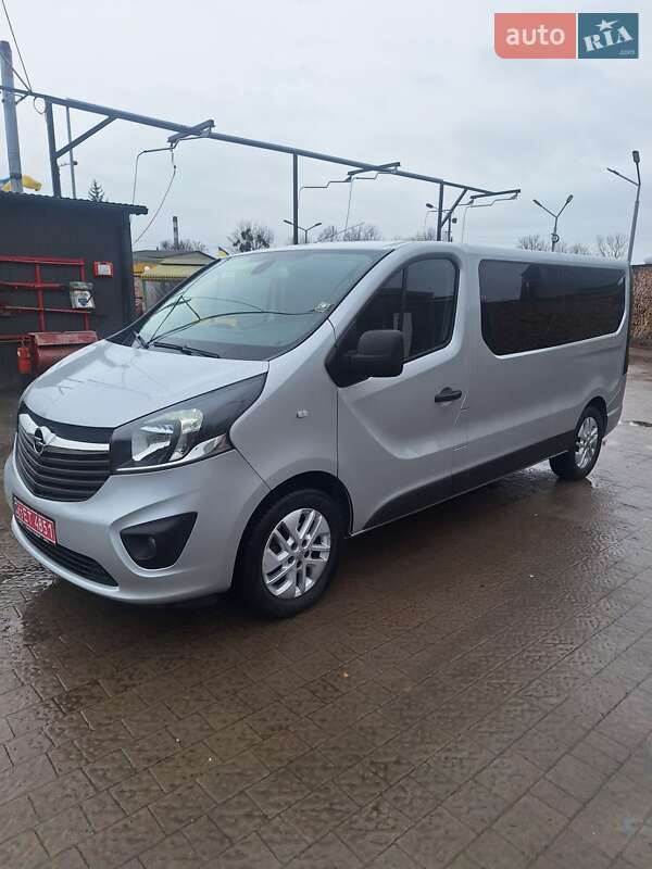 Мінівен Opel Vivaro 2015 в Івано-Франківську