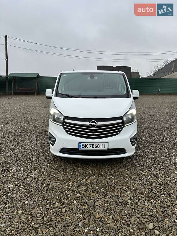 Минивэн Opel Vivaro 2016 в Дубно