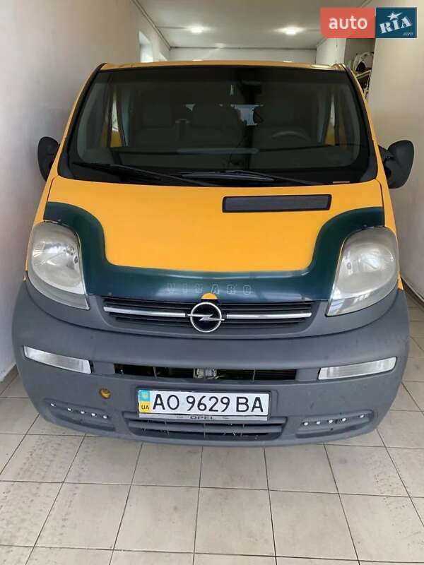 Минивэн Opel Vivaro 2006 в Хусте