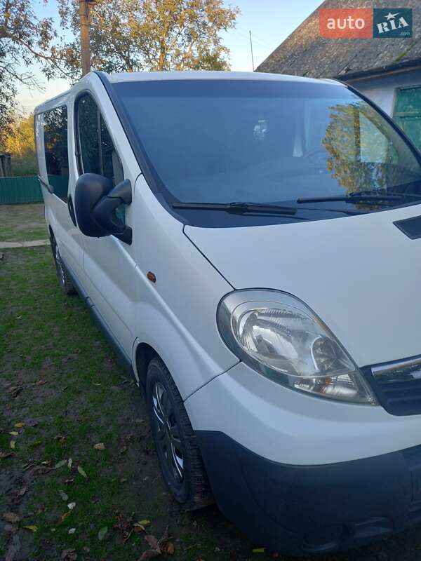 Минивэн Opel Vivaro 2012 в 