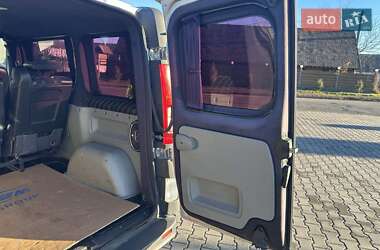 Минивэн Opel Vivaro 2010 в 