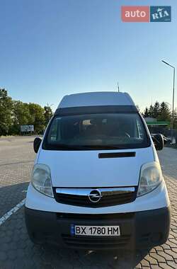 Інші вантажівки Opel Vivaro 2012 в Чернівцях