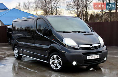 Вантажопасажирський фургон Opel Vivaro 2013 в Млиніві