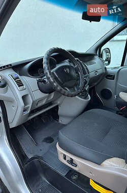 Мінівен Opel Vivaro 2011 в Мукачевому