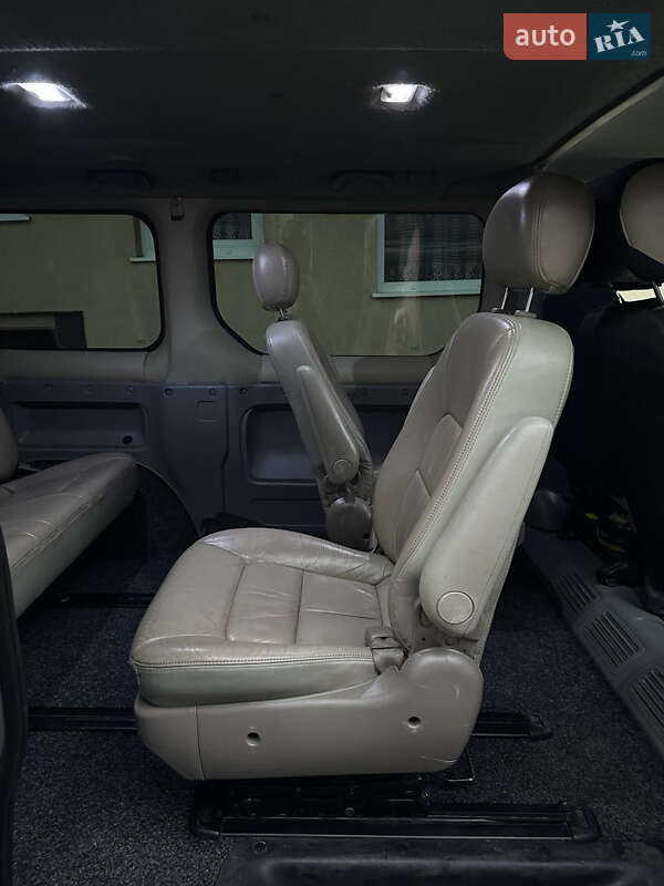 Минивэн Opel Vivaro 2011 в Мукачево