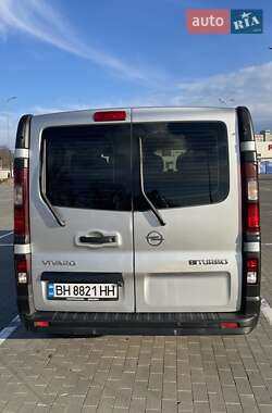 Минивэн Opel Vivaro 2014 в 
